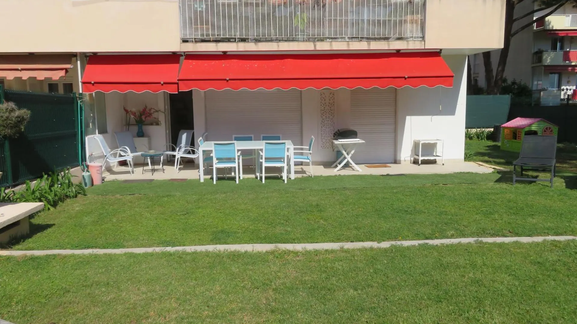 Superbe Rez De Jardin Dans Residence Au Calme Nicea Francja