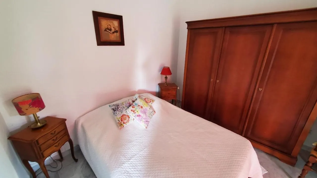Superbe Rez De Jardin Dans Residence Au Calme 尼斯